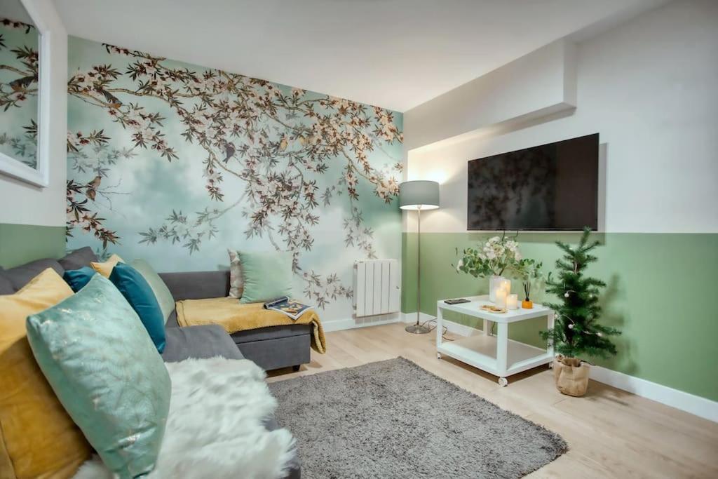 Amazing Apart New Bastille 3 Bedrooms 2 Bathrooms Paris Exterior photo