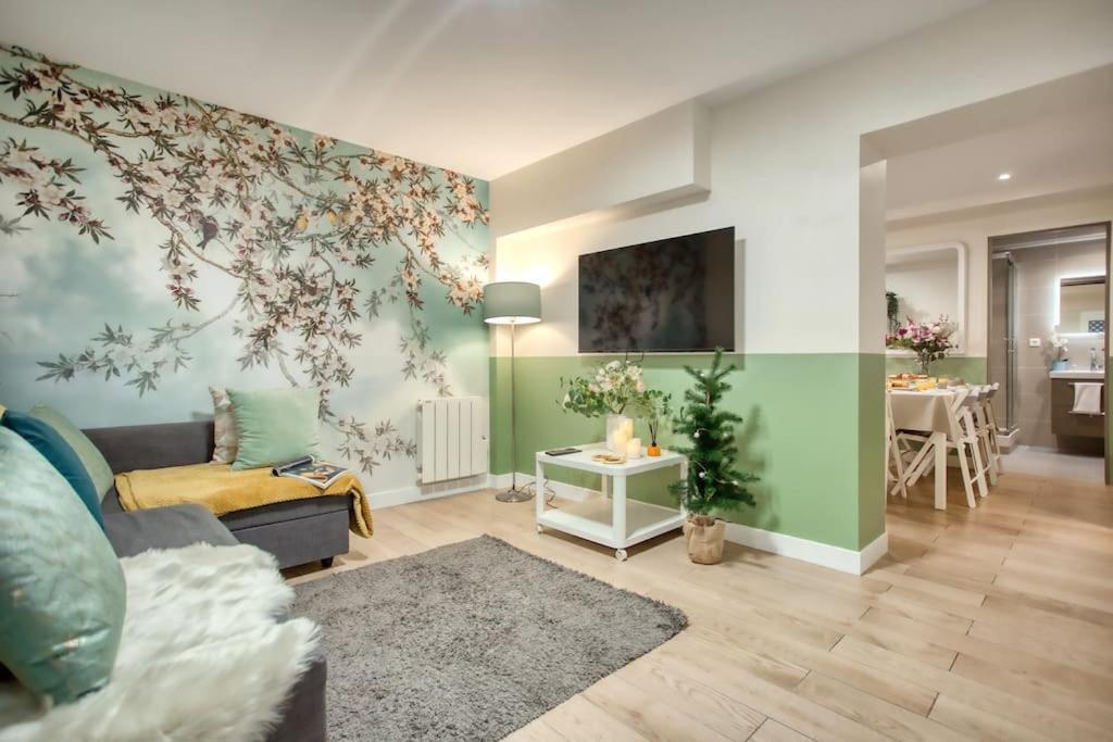 Amazing Apart New Bastille 3 Bedrooms 2 Bathrooms Paris Exterior photo